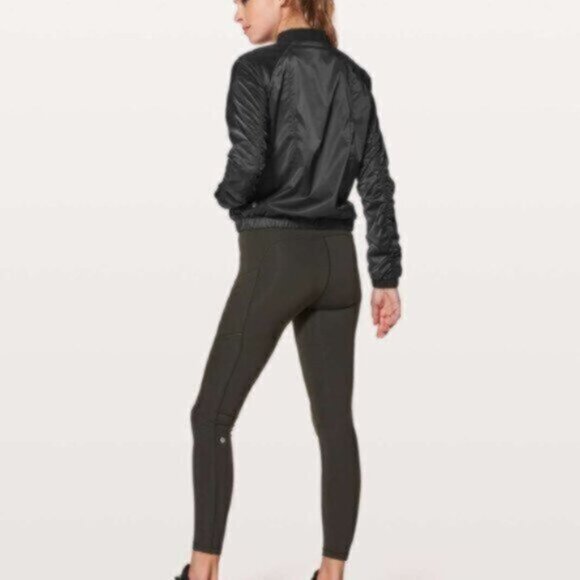 Lululemon Above the Clouds Jacket - new with tags - Picture 4 of 6